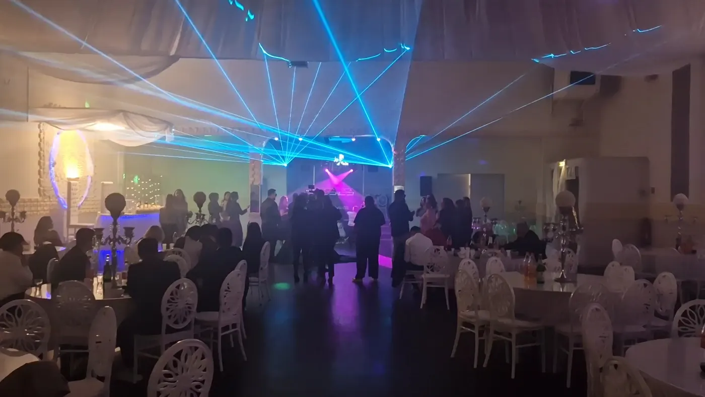 Lasershow und Bühnentechnik bei einer Feier im Kismet Festsaal